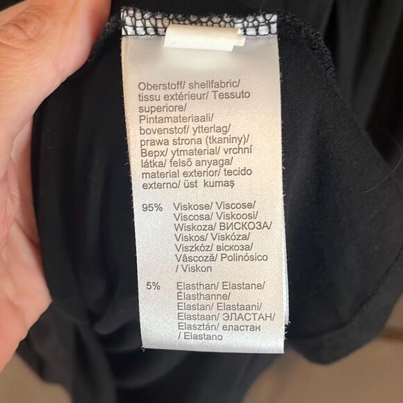 Venus Black Long Sleeve Top Medium Grommet Cuff Scoop Neck Stretch - Picture 6 of 6